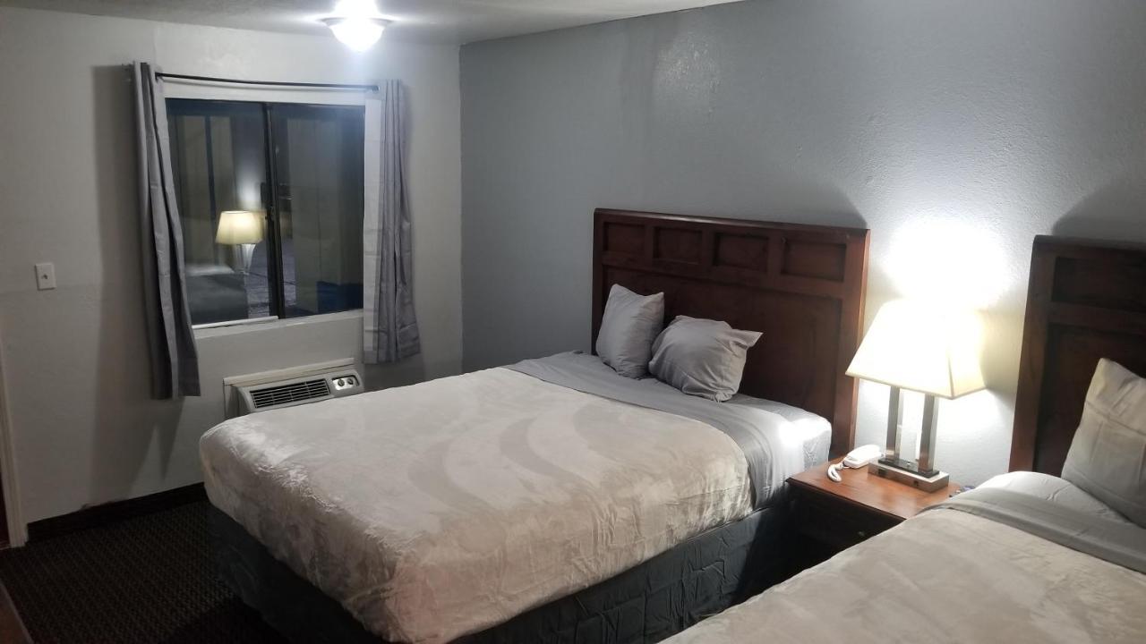 Apartment 2 Queen Beds 135 *