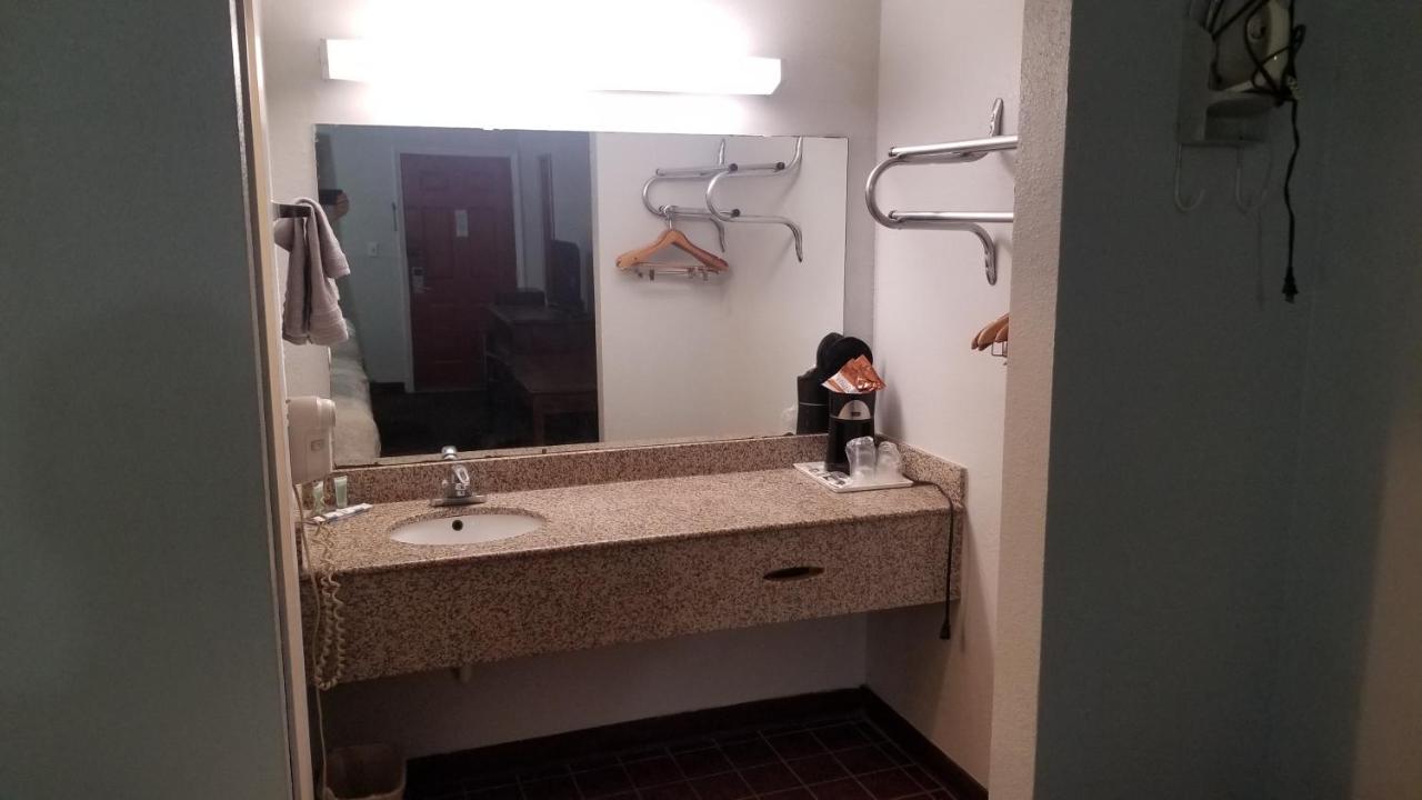 2 Queen Beds 135 Apartment